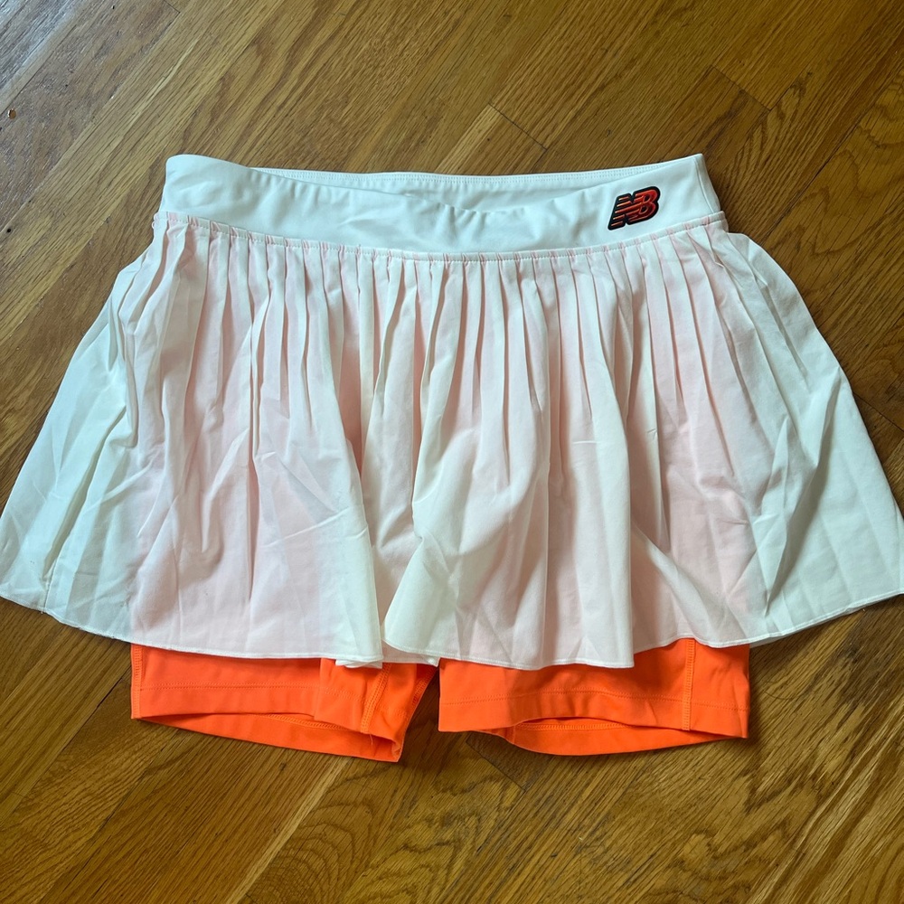 New Balance tennis skirt size large.